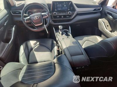 Zdjęcie 8 z 13 samochodu: 2022 TOYOTA HIGHLANDER XLE VIN:5TDGZRAH1NS549045 - miniatura
