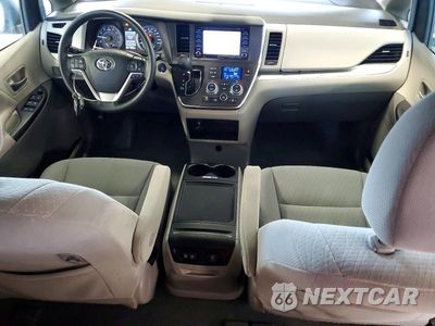 Zdjęcie 8 z 13 samochodu: 2019 TOYOTA SIENNA LE VIN:5TDKZ3DC4KS998299 - miniatura