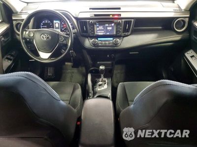 Zdjęcie 8 z 12 samochodu: 2017 TOYOTA RAV4 XLE VIN:JTMRFREV6HJ163434 - miniatura