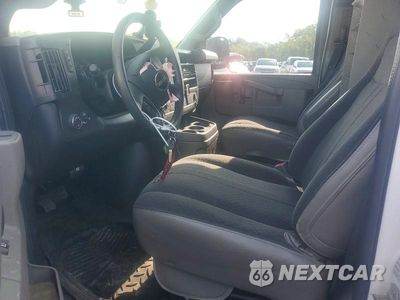 Zdjęcie 7 z 12 samochodu: 2018 GMC SAVANA G2500 VIN:1GTW7AFG9J1902688 - miniatura