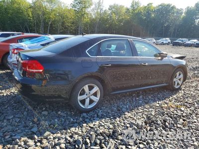 Trzecie zdjęcie samochodu z tyłu: 2013 VOLKSWAGEN PASSAT SE VIN:1VWBP7A39DC144623 - miniatura