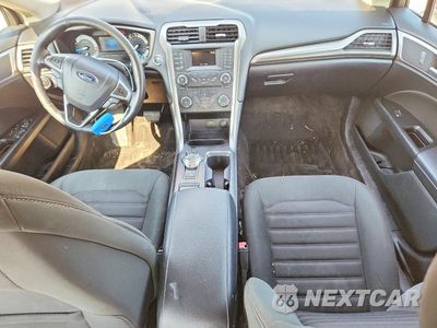 Zdjęcie 8 z 12 samochodu: 2017 FORD FUSION S VIN:3FA6P0G76HR403510 - miniatura