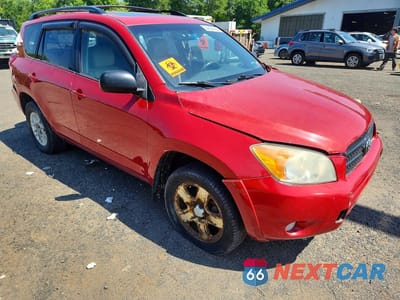 Czwarte zdjęcie samochodu z boku: 2011 TOYOTA RAV4 BASE VIN:JTMBF4DV8B5043401 - miniatura
