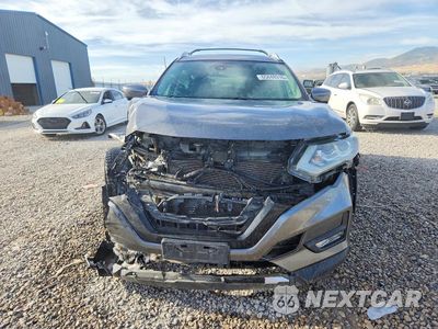 Piąte zdjęcie samochodu w środku: 2018 NISSAN ROGUE SL VIN:JN8AT2MV1JW349992 - miniatura