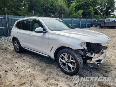 Czwarte zdjęcie samochodu z boku: 2021 BMW X3 XDRIVE30I VIN:5UXTY5C08M9F00702 - miniatura