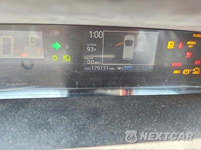 Zdjęcie 9 z 12 samochodu: 2018 TOYOTA PRIUS C TWO VIN:JTDKDTB31J1599833 - miniatura