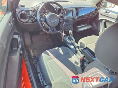 Zdjęcie 8 z 12 samochodu: 2016 VOLKSWAGEN BEETLE 1.8T VIN:3VWF07ATXGM631063 - miniatura