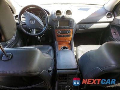 Zdjęcie 8 z 13 samochodu: 2006 MERCEDES-BENZ ML VIN:4JGBB86E86A104335 - miniatura