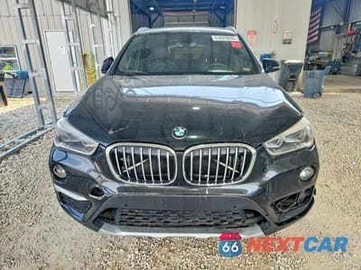 Piąte zdjęcie samochodu w środku: 2017 BMW X1 XDRIVE28I VIN:WBXHT3Z34H4A55165 - miniatura