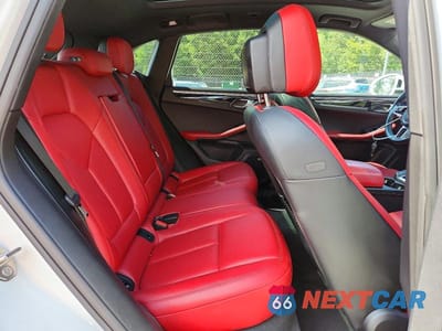 Zdjęcie 11 z 13 samochodu: 2018 PORSCHE MACAN VIN:WP1AA2A50JLB04414 - miniatura