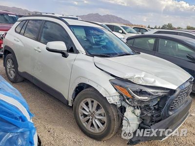Czwarte zdjęcie samochodu z boku: 2023 TOYOTA COROLLA CROSS LE VIN:7MUCAAAG1PV045571 - miniatura