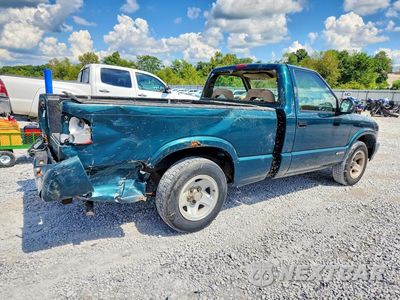 Trzecie zdjęcie samochodu z tyłu: 1997 CHEVROLET S TRUCK S10 VIN:1GCCS144XVK157749 - miniatura