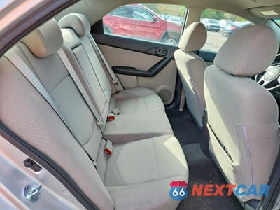 Zdjęcie 10 z 12 samochodu: 2010 KIA FORTE EX VIN:KNAFU4A26A5237535 - miniatura