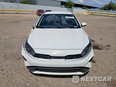 Piąte zdjęcie samochodu w środku: 2024 KIA FORTE LX VIN:3KPF24AD2RE690254 - miniatura