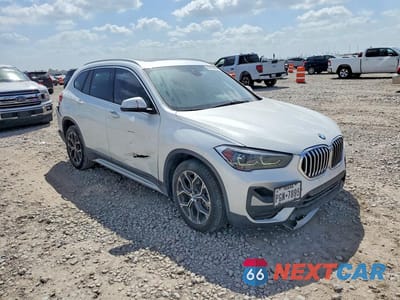 Czwarte zdjęcie samochodu z boku: 2021 BMW X1 SDRIVE28I VIN:WBXJG7C04M5S69375 - miniatura