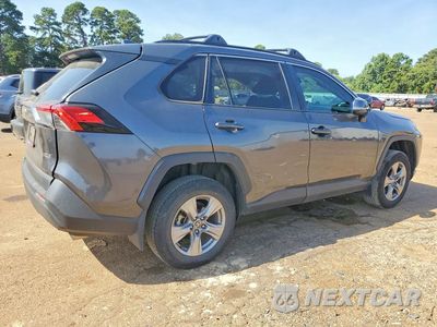 Trzecie zdjęcie samochodu z tyłu: 2023 TOYOTA RAV4 XLE VIN:2T3W1RFV0PC230627 - miniatura