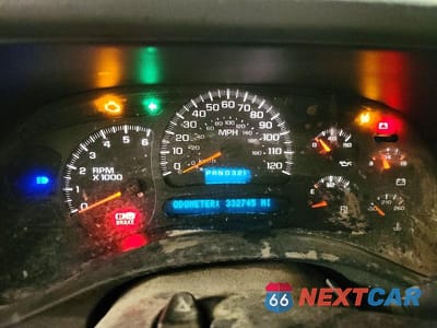 Zdjęcie 9 z 13 samochodu: 2004 CHEVROLET TAHOE K1500 VIN:1GNEK13Z04J311144 - miniatura