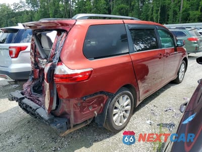 Trzecie zdjęcie samochodu z tyłu: 2017 TOYOTA SIENNA LE VIN:5TDJZ3DC9HS156286 - miniatura