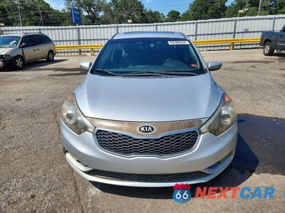 Piąte zdjęcie samochodu w środku: 2015 KIA FORTE EX VIN:KNAFZ4A81F5380115 - miniatura
