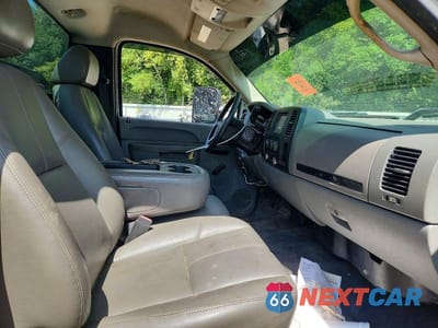 Zdjęcie 10 z 13 samochodu: 2010 CHEVROLET SILVERADO C2500 HEAVY DUTY VIN:1GC3CVBG4AF155225 - miniatura