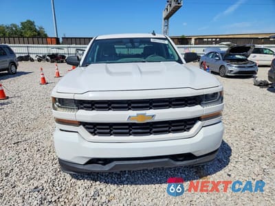 Piąte zdjęcie samochodu w środku: 2018 CHEVROLET SILVERADO C1500 CUSTOM VIN:3GCPCPEC8JG318432 - miniatura