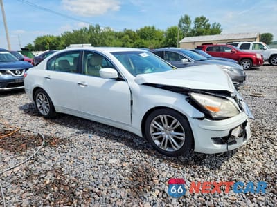 Czwarte zdjęcie samochodu z boku: 2011 HYUNDAI GENESIS 3.8L VIN:KMHGC4DE5BU128499 - miniatura