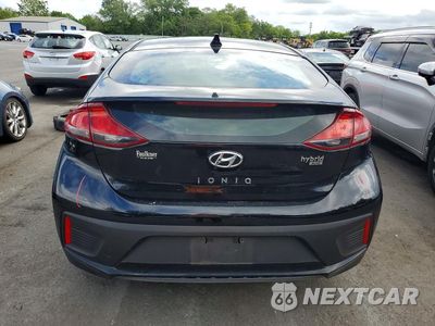 Zdjęcie 6 z 12 samochodu: 2017 HYUNDAI IONIQ BLUE VIN:KMHC65LC2HU057542 - miniatura