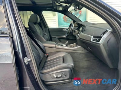 Zdjęcie 12 z 15 samochodu: 2021 BMW X5 XDRIVE45E VIN:5UXTA6C01M9F30456 - miniatura