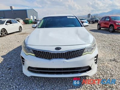 Piąte zdjęcie samochodu w środku: 2017 KIA OPTIMA SX VIN:5XXGW4L23HG131659 - miniatura