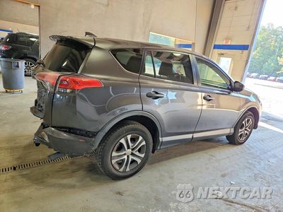 Trzecie zdjęcie samochodu z tyłu: 2018 TOYOTA RAV4 LE VIN:JTMBFREV7JJ745839 - miniatura