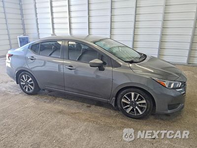 Czwarte zdjęcie samochodu z boku: 2023 NISSAN VERSA SV VIN:3N1CN8EV7PL809769 - miniatura