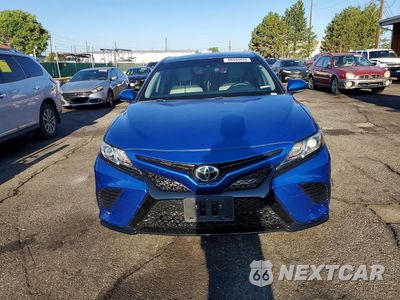 Piąte zdjęcie samochodu w środku: 2018 TOYOTA CAMRY SE VIN:4T1B11HK9JU017810 - miniatura