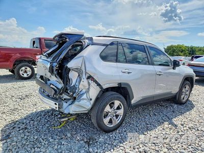 Trzecie zdjęcie samochodu z tyłu: 2024 TOYOTA RAV4 XLE VIN:2T3W1RFVXRC293172 - miniatura