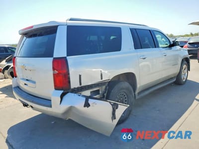 Trzecie zdjęcie samochodu z tyłu: 2016 CHEVROLET SUBURBAN K1500 LT VIN:1GNSKHKC6GR185578 - miniatura