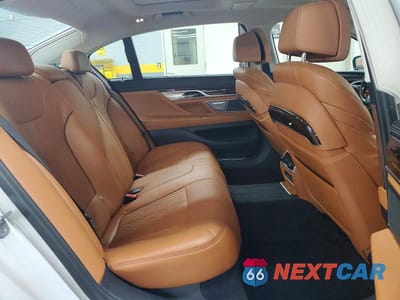 Zdjęcie 10 z 12 samochodu: 2018 BMW 740 I VIN:WBA7E2C53JG743146 - miniatura