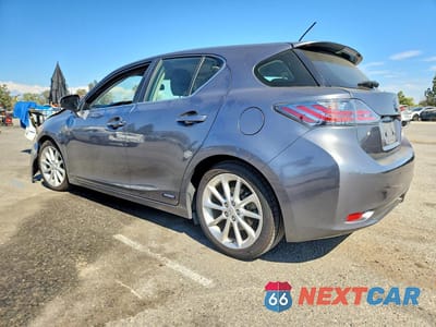 Drugie zdjęcie samochodu z przodu: 2013 LEXUS CT 200 VIN:JTHKD5BH5D2135951 - miniatura