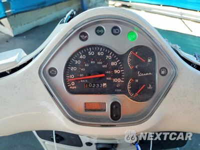 Zdjęcie 7 z 9 samochodu: 2013 VESPA GTS 300 SUPER VIN:ZAPM459L3D5703972 - miniatura