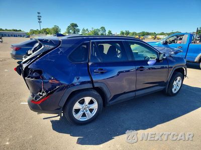 Trzecie zdjęcie samochodu z tyłu: 2020 TOYOTA RAV4 XLE VIN:JTMP1RFV9LJ031880 - miniatura