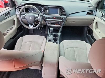 Zdjęcie 8 z 13 samochodu: 2019 HYUNDAI SONATA SE VIN:5NPE24AF5KH802446 - miniatura