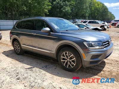 Czwarte zdjęcie samochodu z boku: 2020 VOLKSWAGEN TIGUAN SE VIN:3VV3B7AX7LM017795 - miniatura