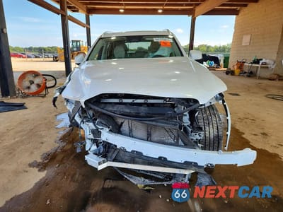 Piąte zdjęcie samochodu w środku: 2024 VOLVO XC90 PLUS VIN:YV4L12PE8R1147453 - miniatura
