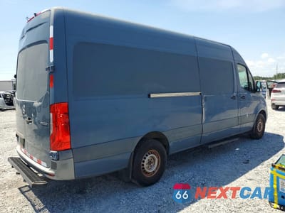 Trzecie zdjęcie samochodu z tyłu: 2019 MERCEDES-BENZ SPRINTER 2500/3500 DELIVERY VAN VIN:WD4PF1CD8KT011787 - miniatura