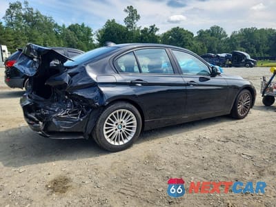 Trzecie zdjęcie samochodu z tyłu: 2016 BMW 320 XI VIN:WBA8A3C57GK690494 - miniatura