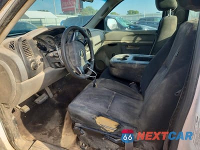 Zdjęcie 7 z 12 samochodu: 2011 CHEVROLET SILVERADO C1500 VIN:1GCNCPE09BZ400815 - miniatura