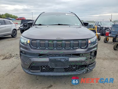 Piąte zdjęcie samochodu w środku: 2022 JEEP COMPASS LATITUDE VIN:3C4NJDBB7NT102043 - miniatura