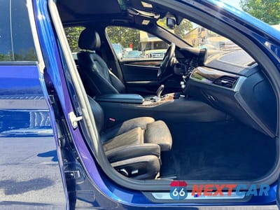 Zdjęcie 8 z 13 samochodu: 2018 BMW 540 I VIN:WBAJE5C51JWA95211 - miniatura