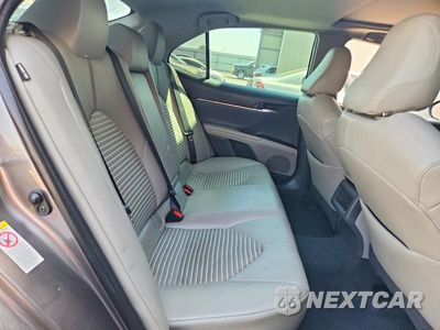 Zdjęcie 10 z 13 samochodu: 2018 TOYOTA CAMRY SE VIN:4T1B11HK2JU020970 - miniatura