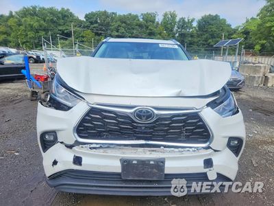 Piąte zdjęcie samochodu w środku: 2022 TOYOTA HIGHLANDER LIMITED VIN:5TDDZRBH2NS184702 - miniatura