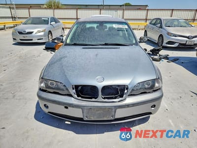 Piąte zdjęcie samochodu w środku: 2005 BMW 325 I VIN:WBAEV33425KW20722 - miniatura