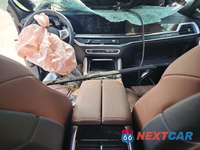 Zdjęcie 8 z 12 samochodu: 2025 BMW X6 XDRIVE40I VIN:5UX33EX06S9Z93458 - miniatura
